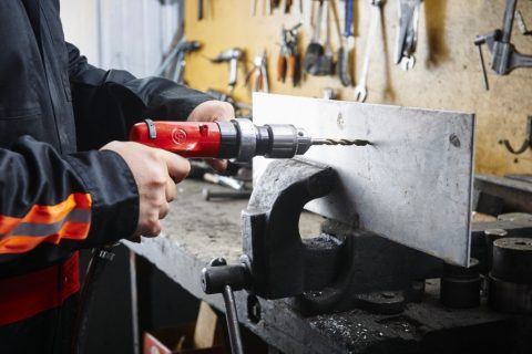 Wiertarki pneumatyczne – narzędzia dopasowane zarówno do operatora i rodzaju pracy